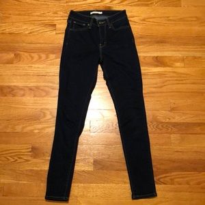 Levi’s High Rise Skinny size 25